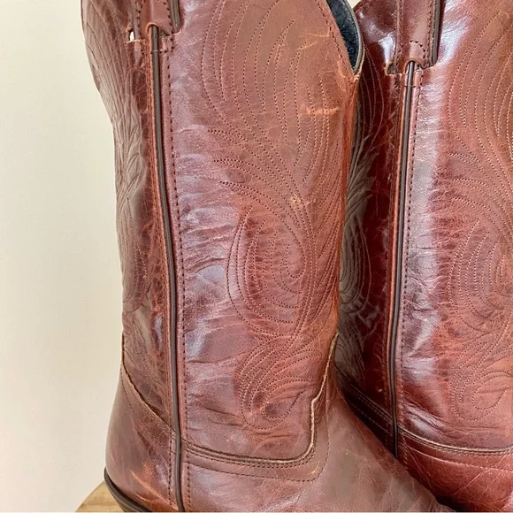 Vintage Leather Embroidered Western Cowboy Boots in Mahogany Brown - 10 - Picture 4 of 7